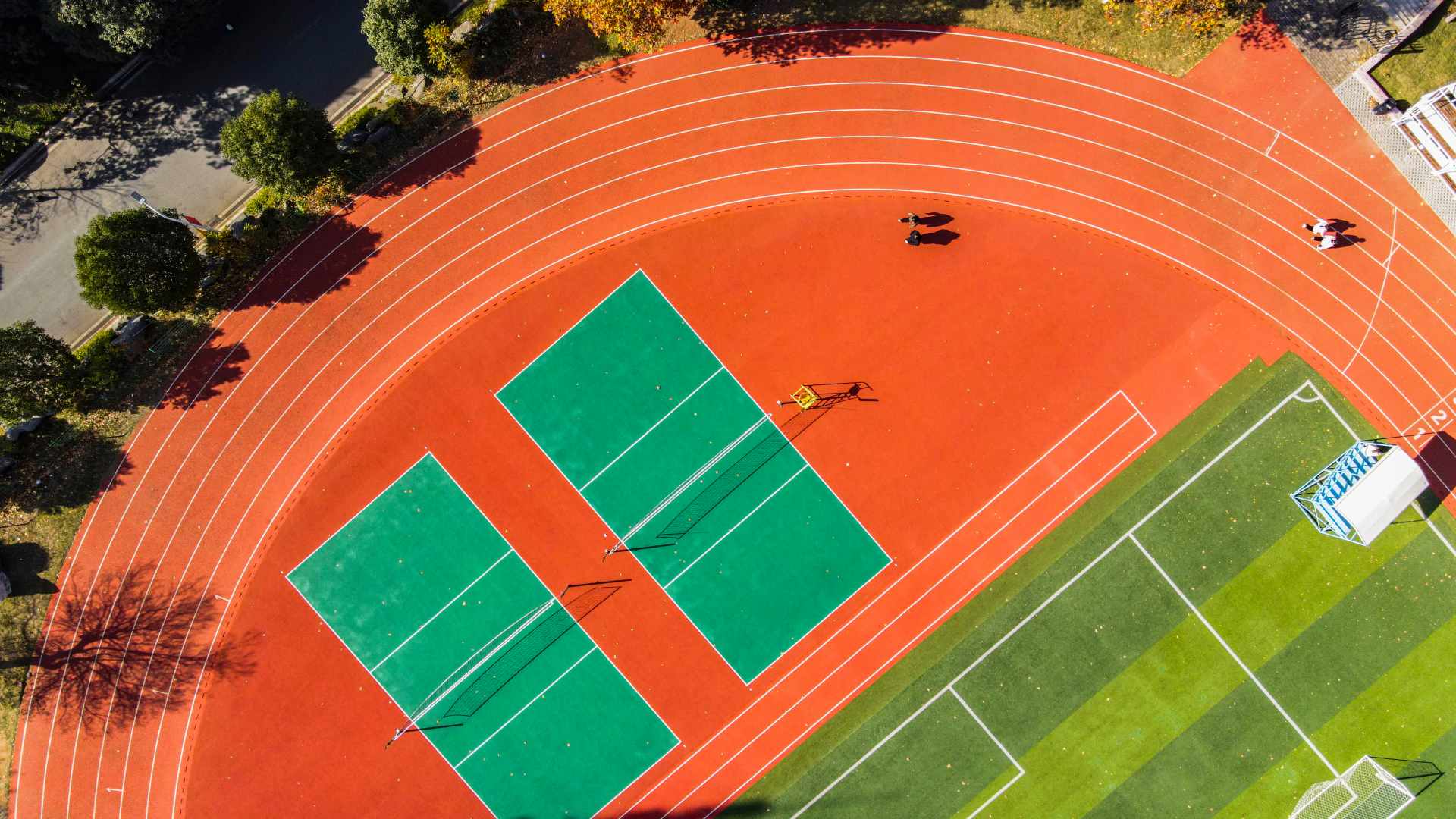 jrace sandwich running track in university