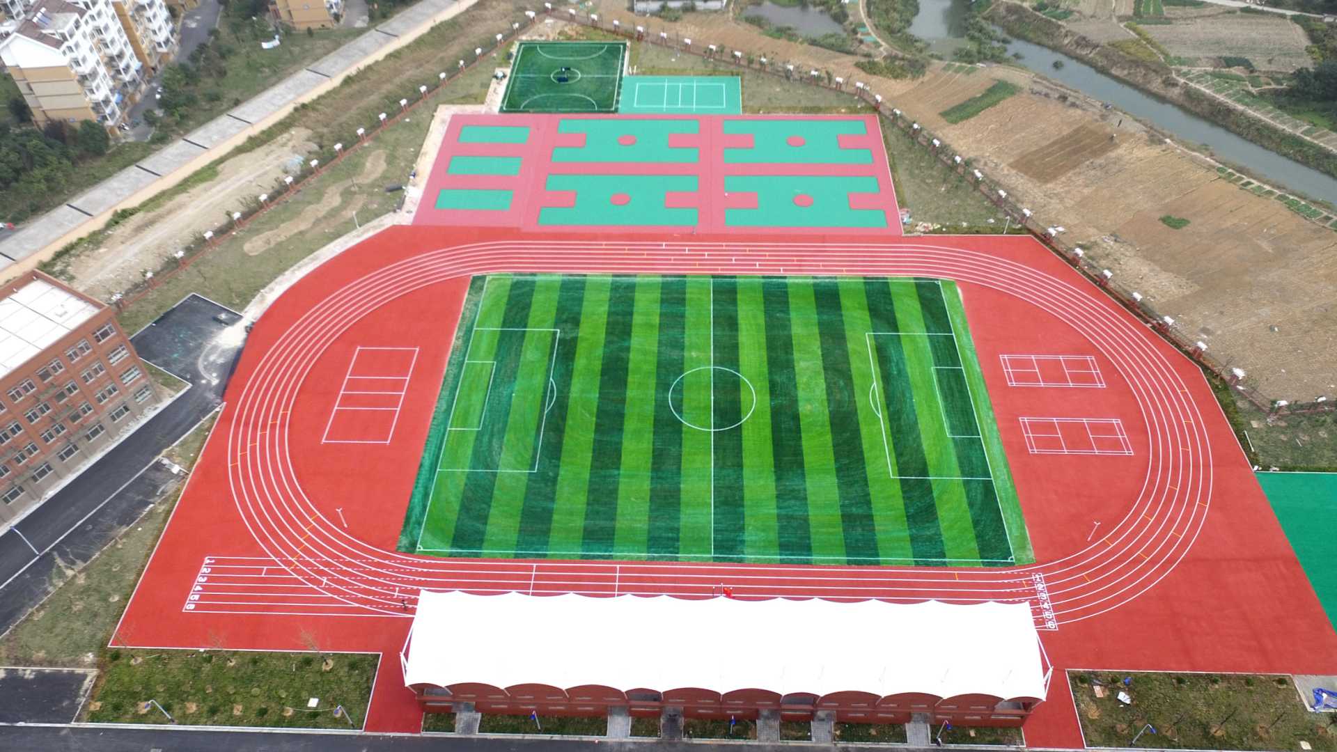 jrace running track in primary school